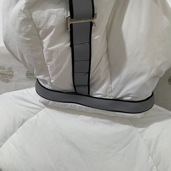 Canada Goose White Hooded Down Jacket - Picture 2 of 10